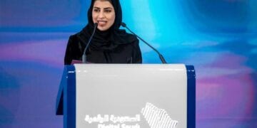إطلاق المرشدة الذكية «سارة» لتعزيز تجربة السياح في المملكة.. انفوجراف