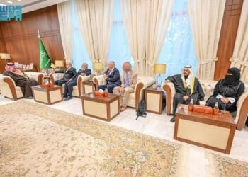 أمير حائل يستقبل مجموعة شركات كندية وهولندية للاستثمار بالمنطقة