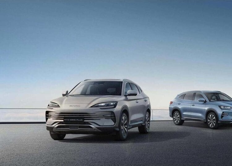 BYD تواصل صعودها القوي في سوق السيارات العالمية (إنفو جرافيك)
