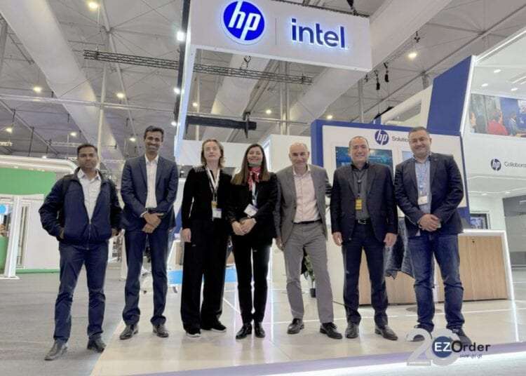 شركة طلبات المكتب المحدودة EZOrder تُصبح الموزّع الرئيسي لطابعات HP A3 في السعودية خلال مؤتمر LEAP 2025
