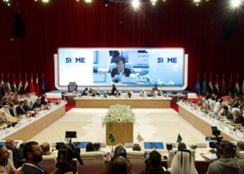 وزير السياحة يشارك في اجتماع لجنة الشرق الأوسط لمنظمة الأمم المتحدة للسياحة بالدوحة