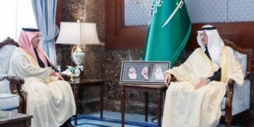 سمو محافظ الأحساء يستقبل مدير إدارة مكافحة المخدرات بالمنطقة
