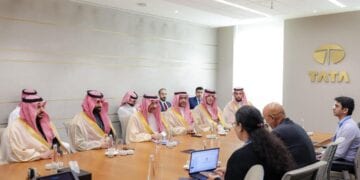 وزير الصناعة والثروة المعدنية يبحث مع مجموعة TATA الهندية فرص التعاون في الصناعات العسكرية والطيران والإلكترونيات