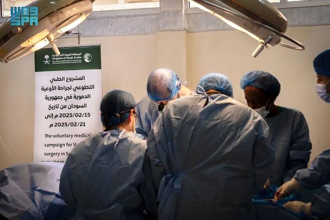 مركز الملك سلمان للإغاثة يختتم مشروع جراحة الأوعية الدموية في بورتسودان