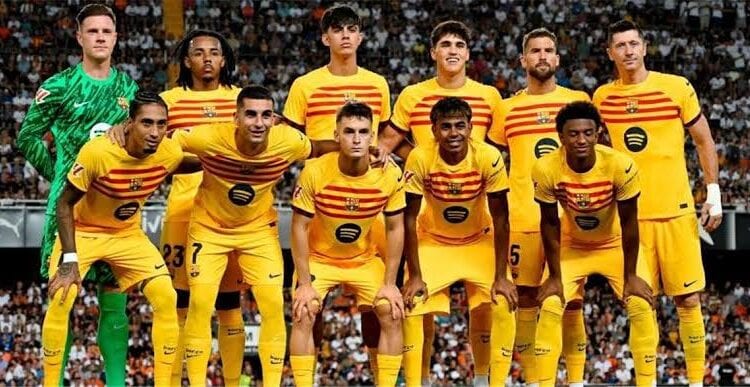 ليفربول ينافس أندية روشن على نجم برشلونة