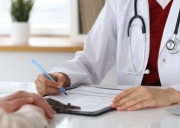 الرعاية الصحية المتميزة: تعزيز جودة الخدمات الطبية وتحسين تجربة المرضى