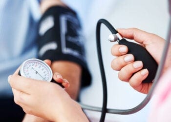 استشاري يحذر من خطأ أثناء إجراء فحص جهد القلب