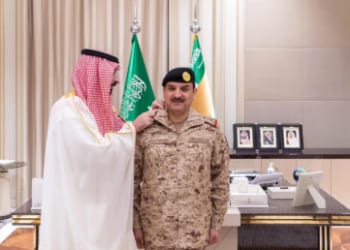 وزير الحرس الوطني يقلّد الفريق الركن صالح الحربي رتبته الجديدة ويهنئه بالثقة الملكية