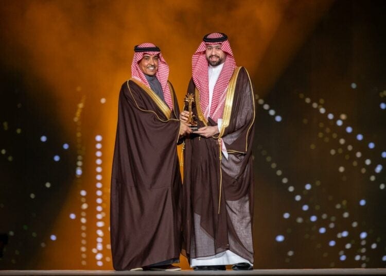 وزير الإعلام يكرّم “موسم الرياض” بجائزة التميز الإعلامي في الترفيه