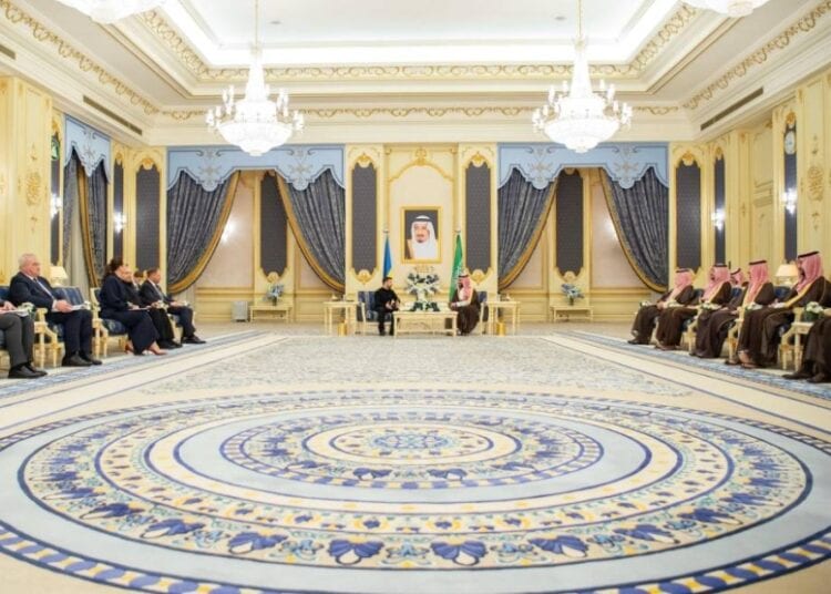 المملكة وأوكرانيا تؤكدان متانة العلاقات الاقتصادية وترحبان بإعادة مجلس الأعمال المشترك 2025