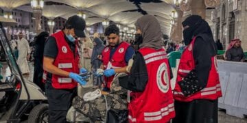 الهلال الأحمر ينقذ مريضًا بنوبة قلبية في مسجد قباء عبر “مسار الجلطات”