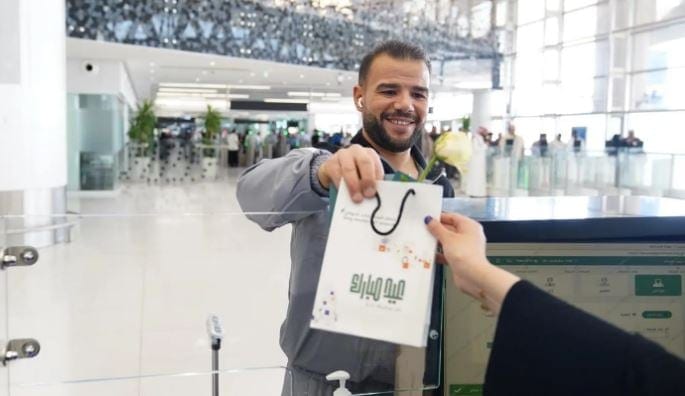 المديرية العامة للجوازات تحتفل بأول أيام عيد الفطر مع المسافرين في جميع المنافذ الدولية