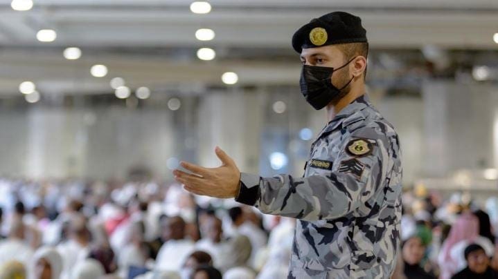 خدمات تنظيمية وإرشادية متكاملة لضيوف الرحمن بالمسجد الحرام