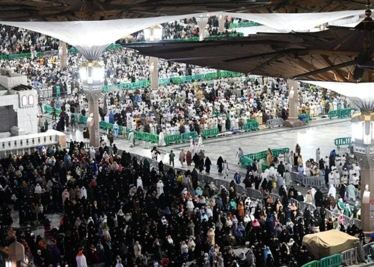 14 مليون مصل في المسجد النبوي بالنصف الأول من رمضان