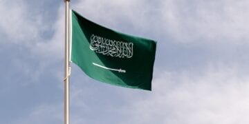 «ستاندرد آند بورز» ترفع تصنيف السعودية الائتماني إلى “A+”