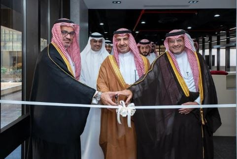 نائب وزير الصناعة والثروة المعدنية لشؤون التعدين يدشن مركز خدمة المستثمرين بجدة