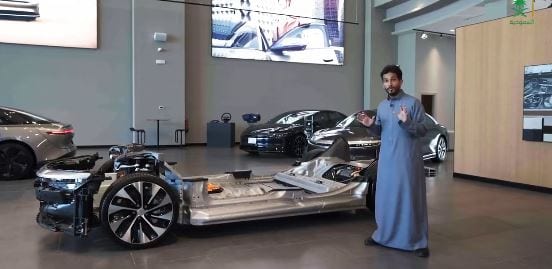 لوسِد موتورز.. مصنع السيارات الكهربائية الأول في الخليج بعمالة سعودية 100%