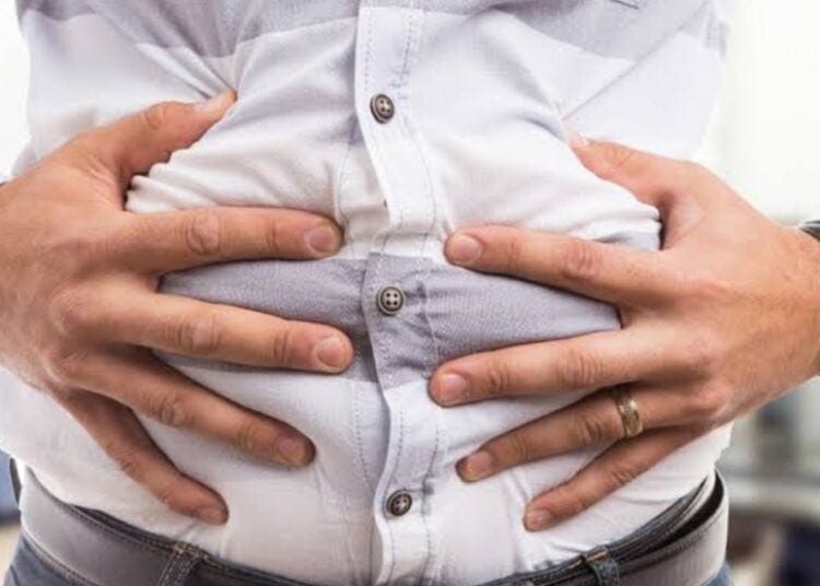 أسباب انتفاخ البطن في رمضان
