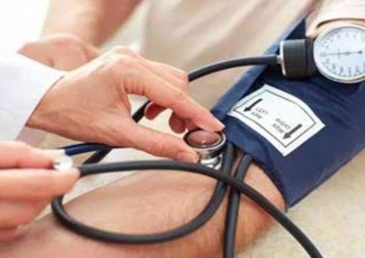 5 مشروبات طبيعية تساعد في خفض ضغط الدم