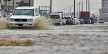 «سيول وأمطار».. تحذير عاجل من الدفاع المدني