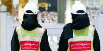 يساهمون في الخير.. متطوعو الدفاع المدني يشاركون في خدمة ضيوف الرحمن