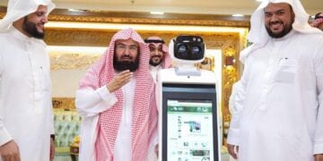 روبوت منارة.. الذكاء الاصطناعي في خدمة قاصدي المسجد الحرام (إنفوجراف)