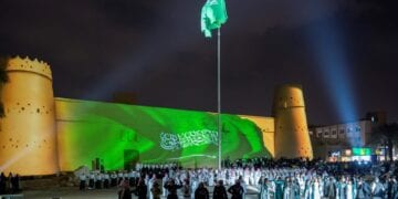 ضوابط العلم السعودي.. قدسية الرمز وهيبة الوطن (إنفو جراف)
