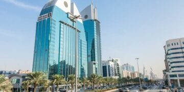 “فيتش”: البنوك السعودية تحقق نمواً قوياً في الدخل والإقراض.. والتفوق مستمر في 2025 (إنفو جراف)
