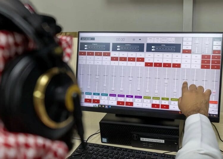 هيئة العناية بالحرمين تترجم خطبة الجمعة بـ11 لغة من المسجد الحرام