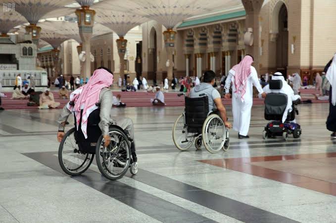 مركز الخدمات الشاملة بالمسجد النبوي يقدّم خدماته لأكثر من 30 ألف مستفيد في رمضان