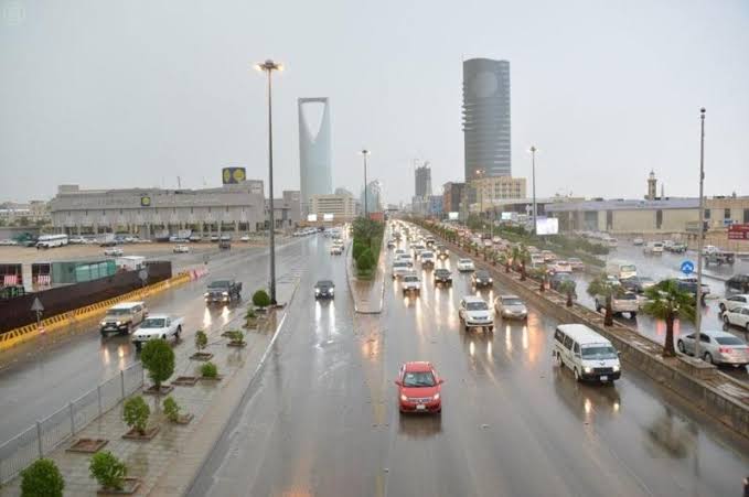 المركز الوطني للأرصاد: أمطار على منطقة مكة المكرمة (جدة – رابغ)