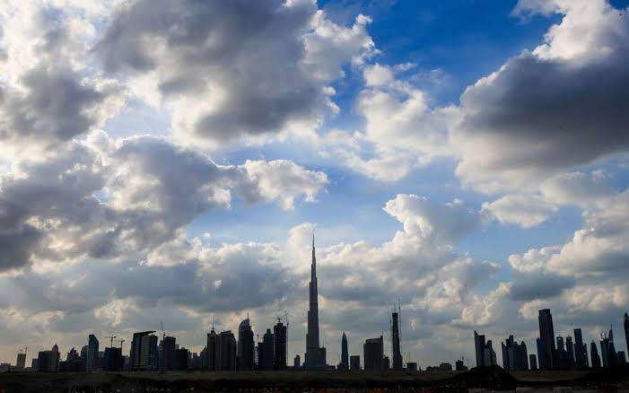 الأرصاد: طقس غائم جزئيًا وفرص لهطول أمطار على 9 مناطق