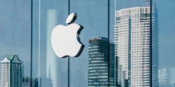 لتلحق بمنافسيها.. آبل تخطط لإضافة ميزة الترجمة الفورية إلى سماعات AirPods