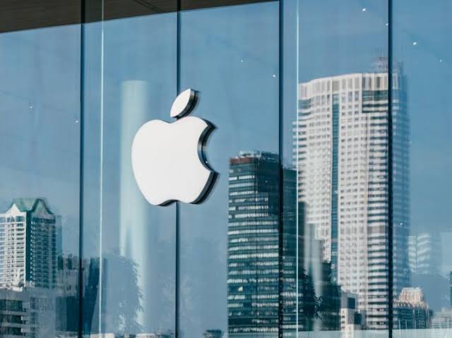 لتلحق بمنافسيها.. آبل تخطط لإضافة ميزة الترجمة الفورية إلى سماعات AirPods