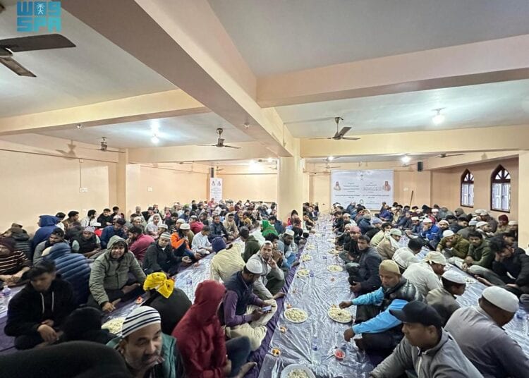 وزارة الشؤون الإسلامية تنظم مأدبات إفطار رمضانية في نيبال لـ 12.500 صائم
