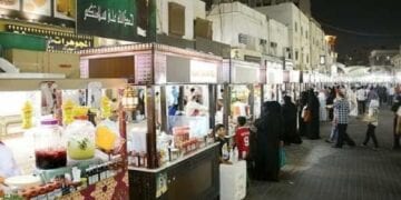 البسطات الرمضانية.. حِراك اقتصادي واجتماعي لشباب وفتيات جدة
