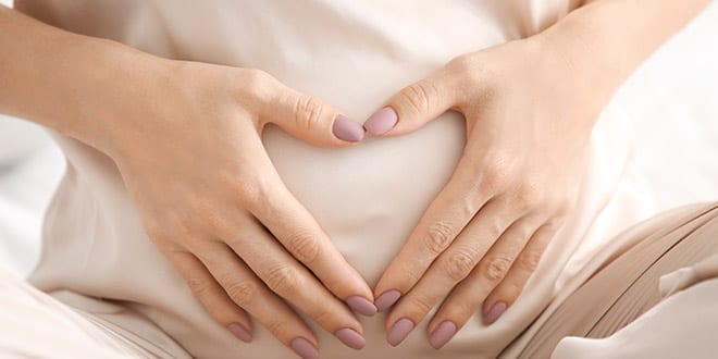 معاناة الحمل في الشهور الأخيرة.. استشارية تكشف طرقاً فعالة لتخفيفها