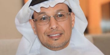 الروائي والكاتب أحمد السماري