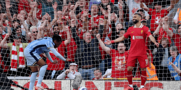 ليفربول يحصد النجمة الـ 20.. الأندية الأكثر تتويجًا بلقب الدوري الإنجليزي بعد فوز الريدز الليلة 