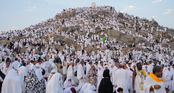 وزارة الحج والعمرة تكشف عن باقات حج 1446هـ لحجاج الداخل عبر تطبيق نسك