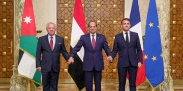 قادة مصر وفرنسا والأردن يجرون مكالمة هاتفية مشتركة مع الرئيس الأمريكي دونالد ترامب