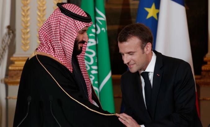 «القضايا الإقليمية وتحقيق الأمن».. ماذا دار في اتصال هاتفي بين سمو ولي العهد السعودي والرئيس الفرنسي؟