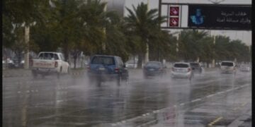 تساقط أمطار على محافظة تيماء