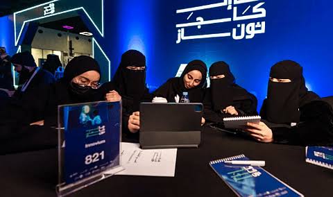 تحقيقا لرؤية 2030.. سعوديات يقدن عالم الذكاء الاصطناعي