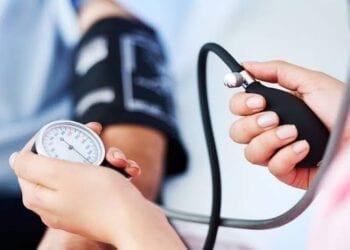 أشياء عليك تجنبها للحفاظ على ضغط الدم