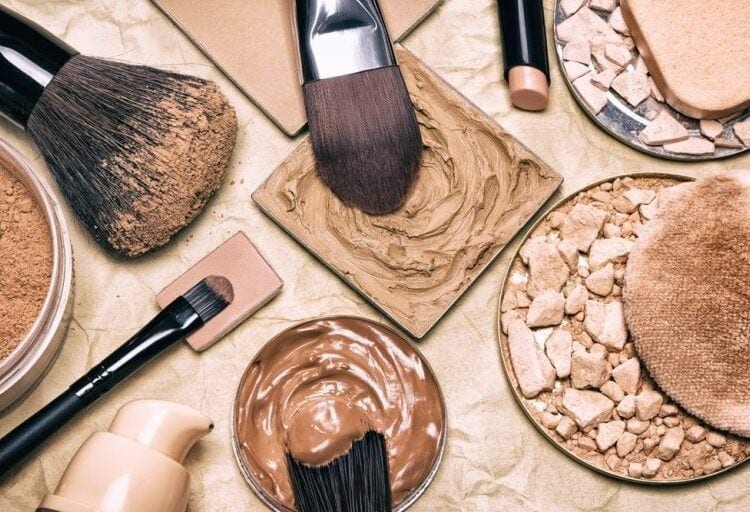 الذكاء الاصطناعي.. كيف تعمل التقنية على تغيير صناعة التجميل بالمملكة؟