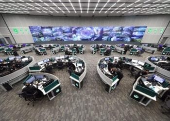 32 مليون اتصال خلال عام.. كيف يحقق مركز 911 إنجازات غير مسبوقة؟