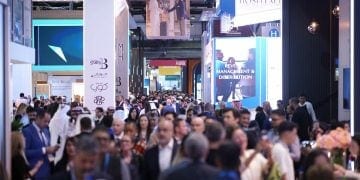 قادة السياحة والاستثمار يجتمعون في سوق السفر العربي لمناقشة مستقبل السياحة المستدامة