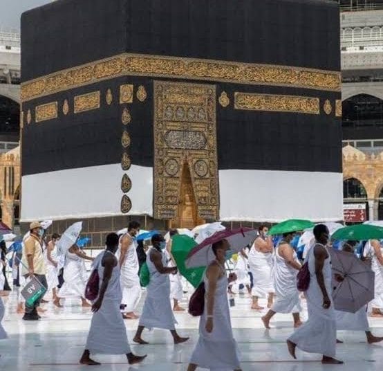 السعودية تُحدد ضوابط جديدة لتأشيرات الزيارة.. تفاصيل هامة لموسم الحج 2025