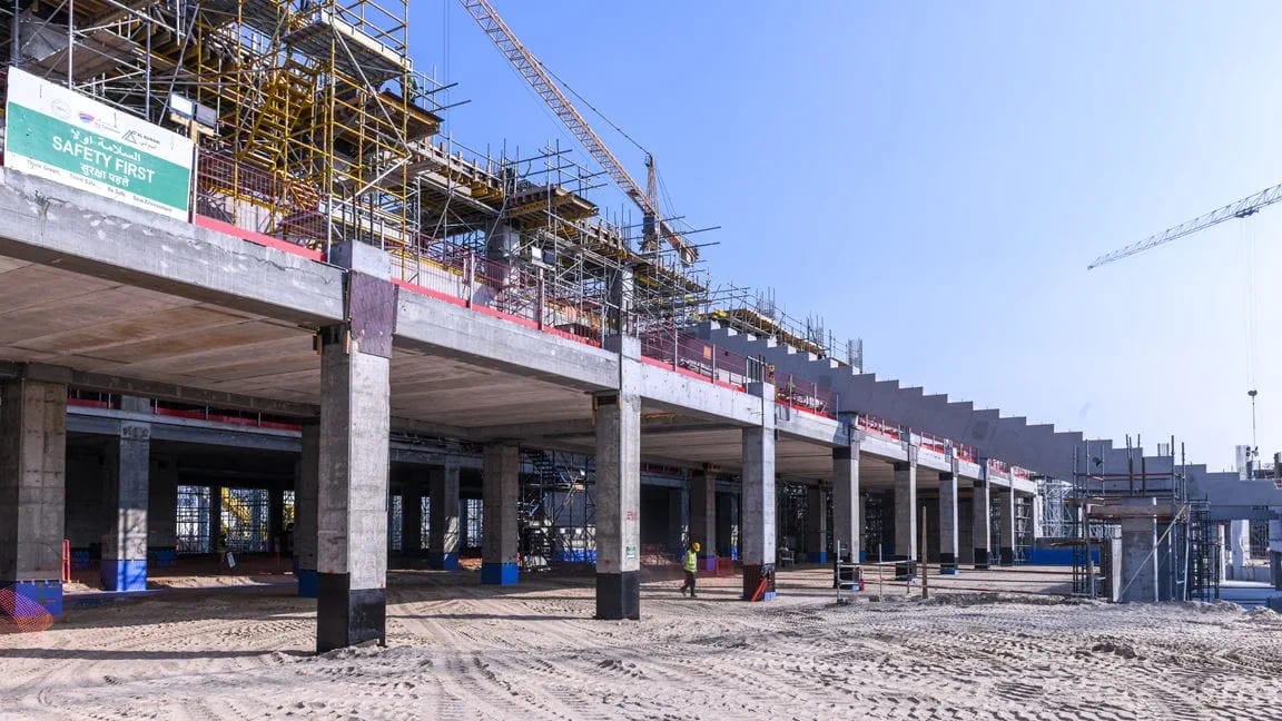وزير الشؤون البلدية يتفقد مشاريع استثمارية كبرى في الشرقية